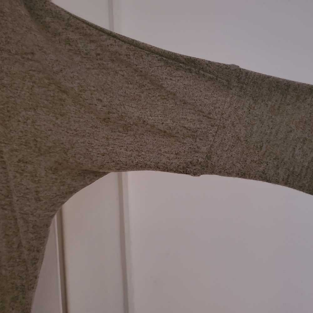 Sweater - Picture 4 of 4